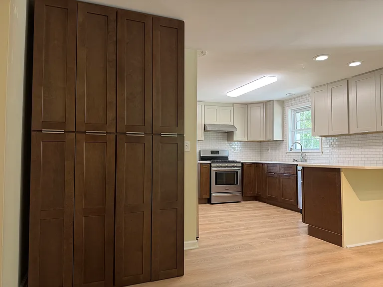 681 Combs Cir — Photo 14