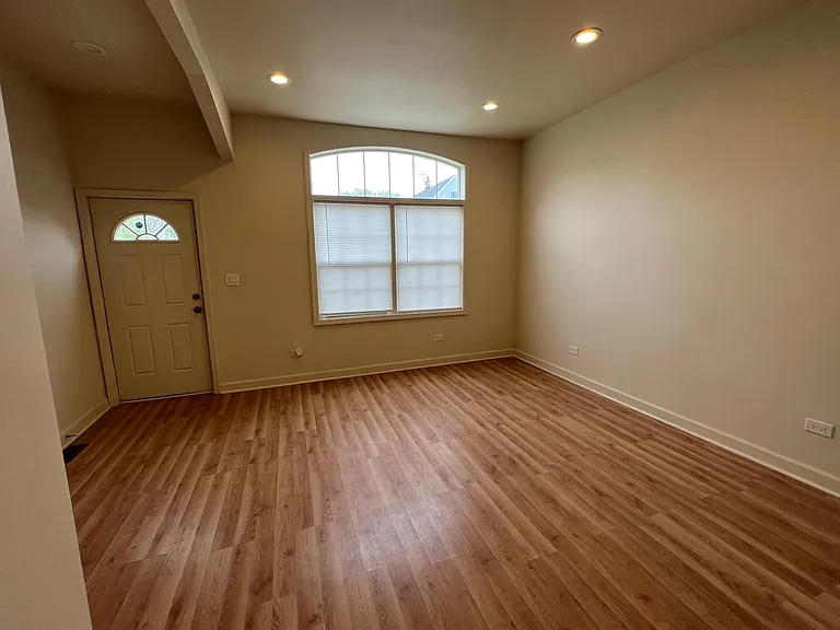 5132 S Wolcott Ave #1 — Photo 1