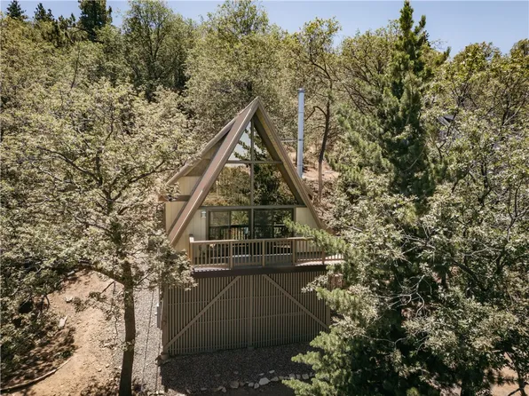 1457 Yosemite Dr, Lake Arrowhead, CA 92352