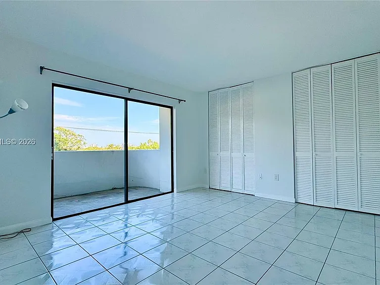 130 S Shore Dr #4B — Photo 8