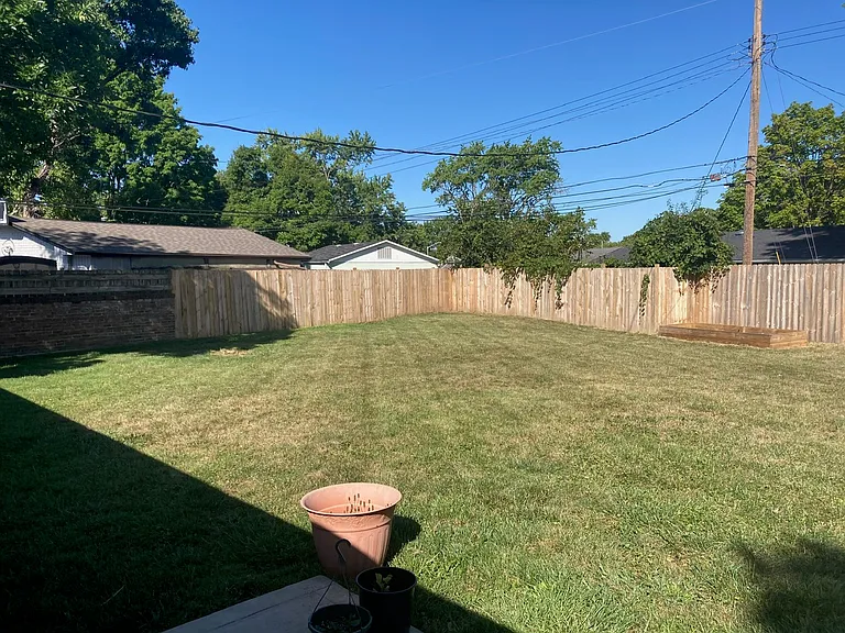 3700 Caracas Dr — Photo 32