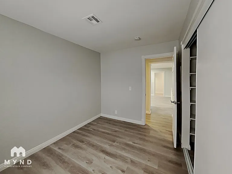 1908 Allen Ave — Photo 10