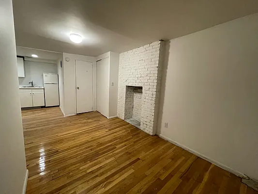 Rented by Nest Seekers International | media 11