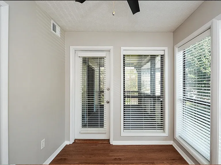 307 Park Ridge Cir #307 — Photo 23