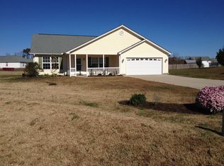 390 Shadowfield Acres Dr, Duncan, SC 29334
