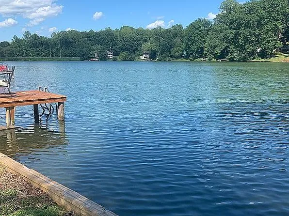 2214 Overlook Rd, Powhatan, VA 23139
