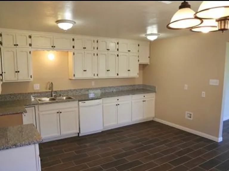 206 Belle Ave — Photo 2