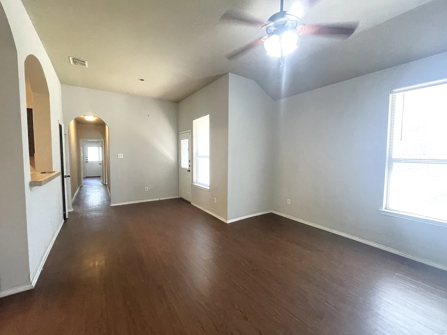 3 bed, 1202 sqft, $1,850 — Photo 2
