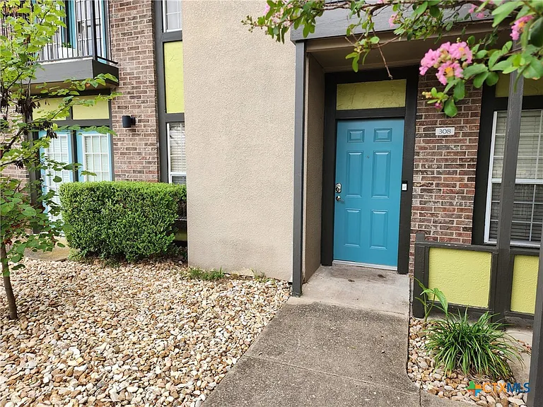 7685 Northcross Dr #308 — Photo 1