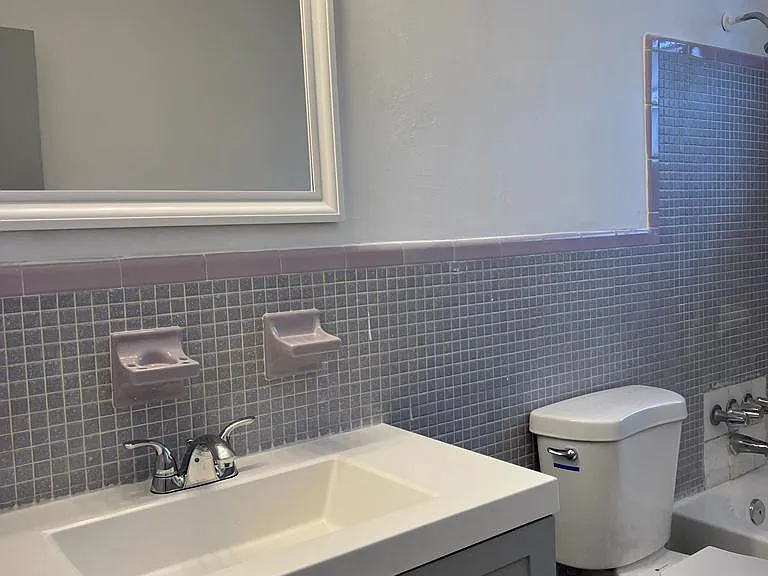 831 SW 4th St #6 — Photo 8