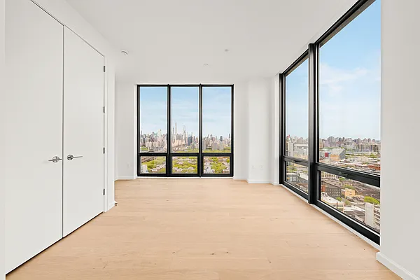 Living room, photo 2