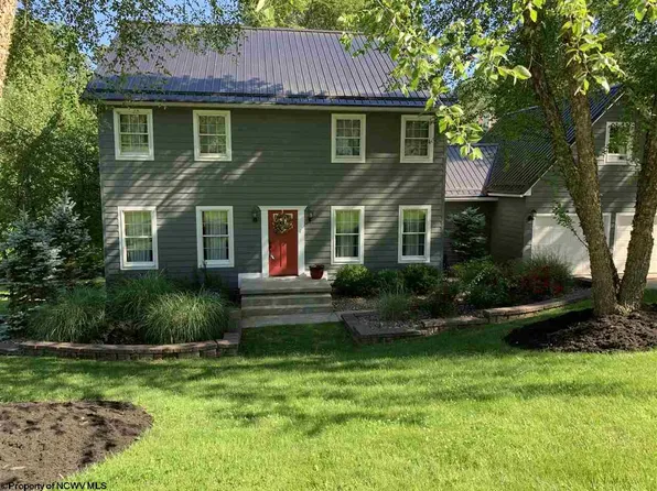 20 Canterbury Dr, Clarksburg, WV 26301