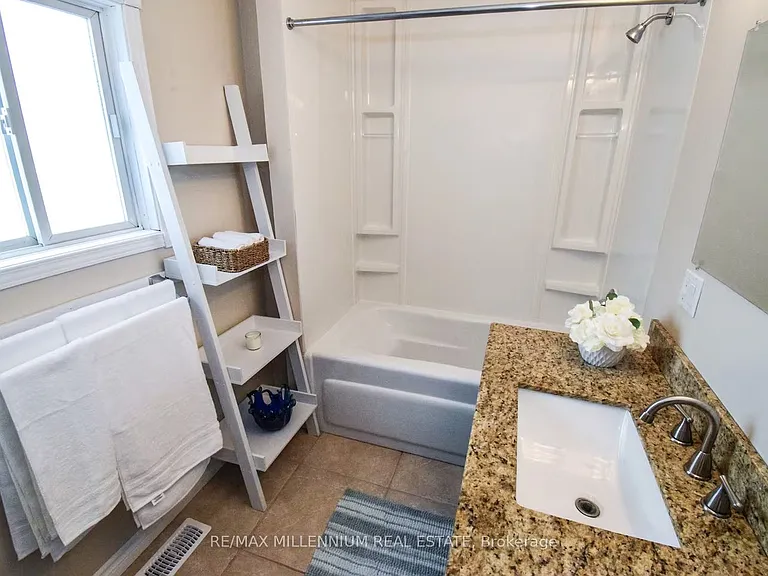 57 Lakeridge Blvd — Photo 13