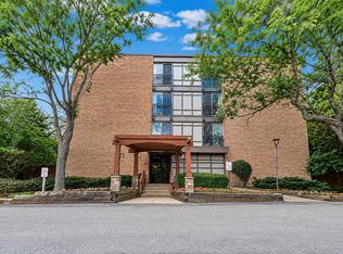 1811 Four Lakes Ave APT 4F, Lisle, IL 60532