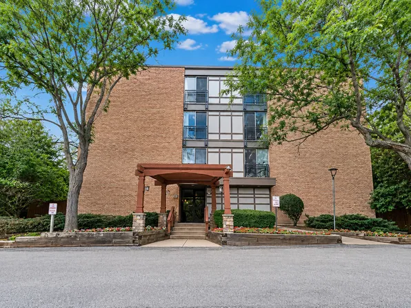 1811 Four Lakes Ave APT 4F, Lisle, IL 60532