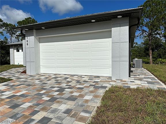 5th image of 188 Wanatah Ave