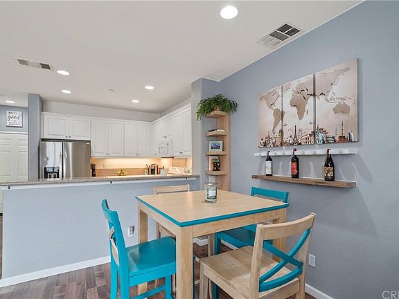 4th image of 24108 Meadowbrook Ln #136