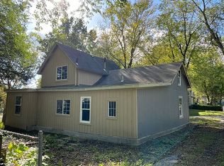 401 E Kaskaskia St, Paola, KS 66071