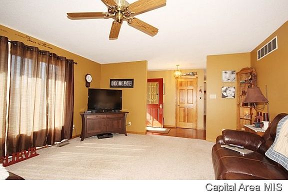 3rd image of 506 Kleinbeck St