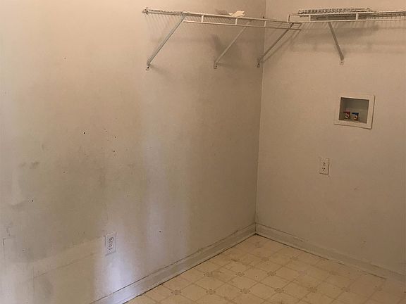 3rd image of 755 Melissa Dr #755