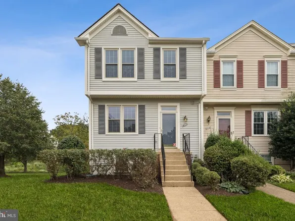 14731 Grobie Pond Ln, Centreville, VA 20120