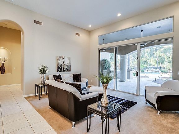 5th image of 2556 E Park Ave