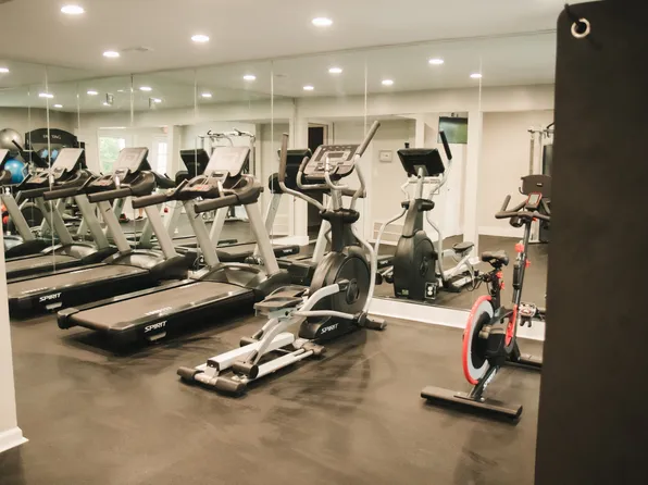 The Avenue Apartments