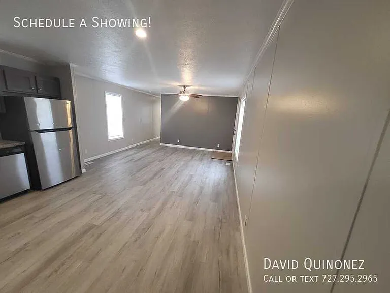 248 S Blackwood Dr — Photo 2
