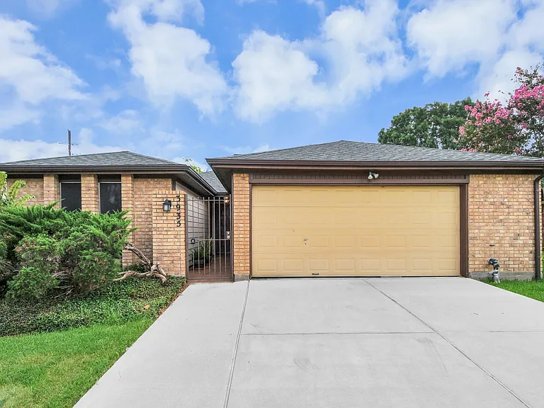 3935 Heathersage Dr — Photo 11