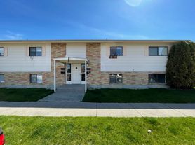 221 21st St W