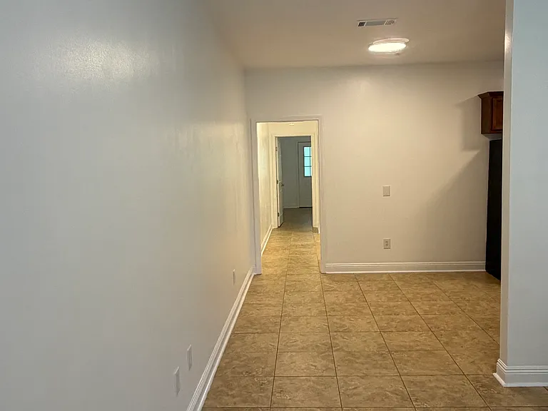 327 Ruella Ave — Photo 4