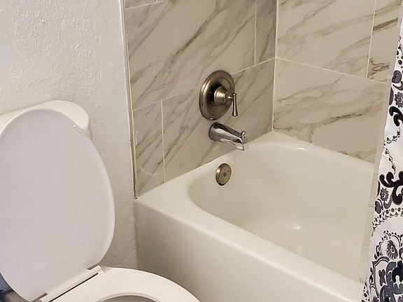 5th image of 540 N May St APT 1054