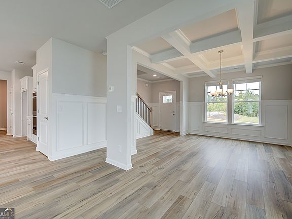 4th image of 28 Fayme Ct