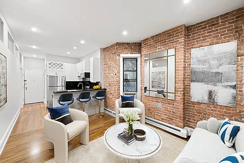124 W 25th St #5F Photo 1