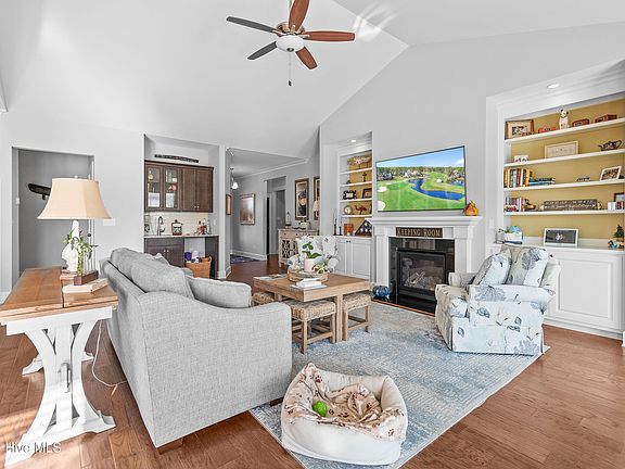 4th image of 4405 Devonswood Drive