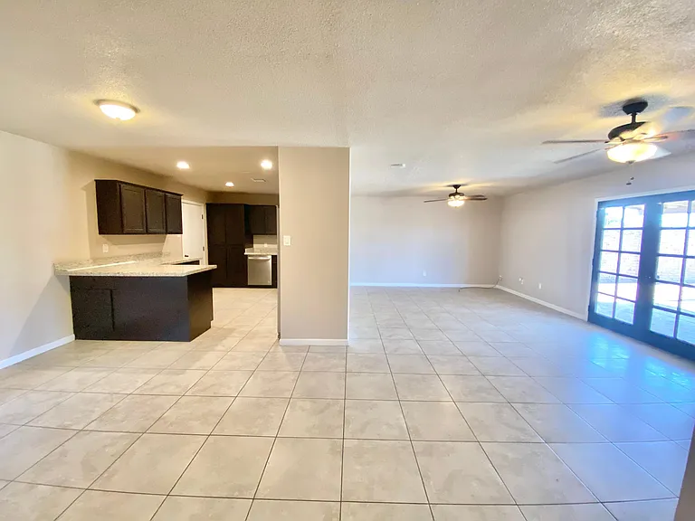 1784 S Meadowbrook Ave — Photo 4