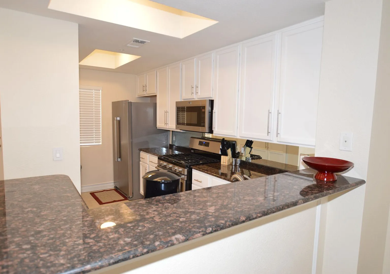 Newly Remodeled & Furnished Luxury Condo Rental near the Las Vegas Strip! — Photo 3
