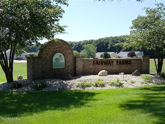 2nd image of 3719 Fairway Dr