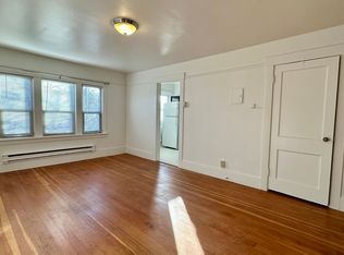 561 Aloha St APT 205, Seattle, WA 98109