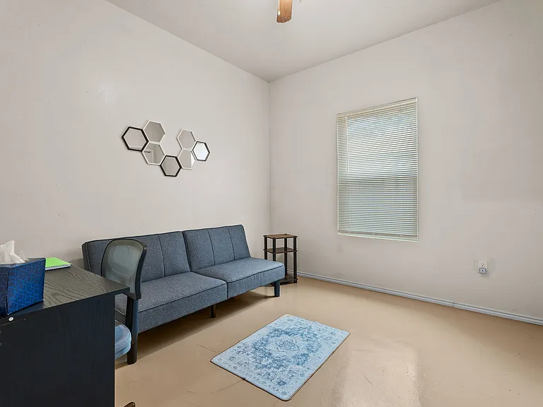 3115 N Grand Ave — Photo 5