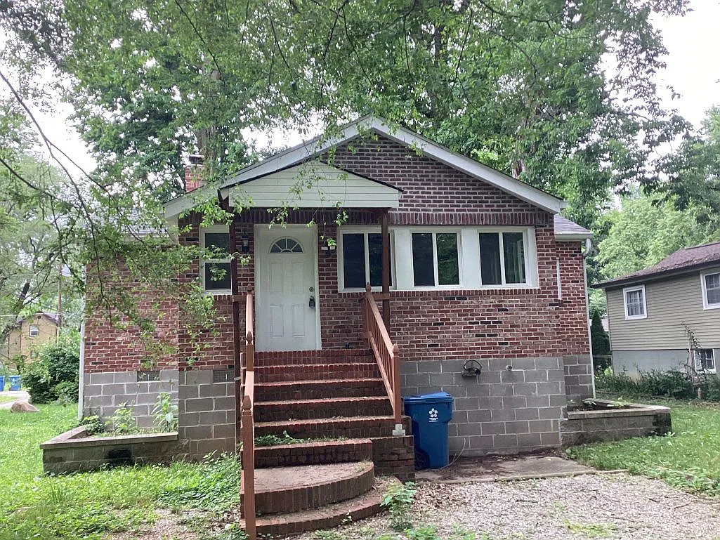 4 bed, 1208 sqft, $1,500 — Photo 1