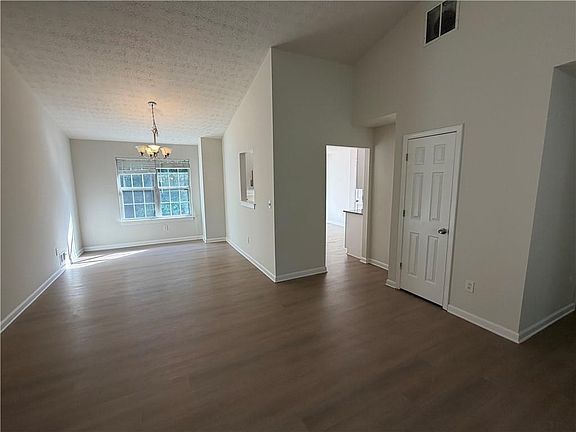 4th image of 3484 Grovewood Ln
