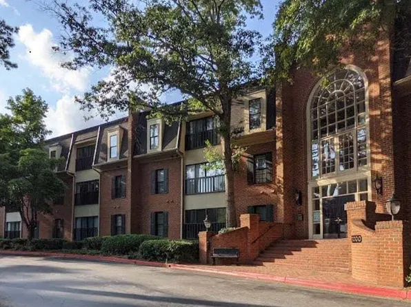 26303 Plantation Dr NE, Atlanta, GA 30324