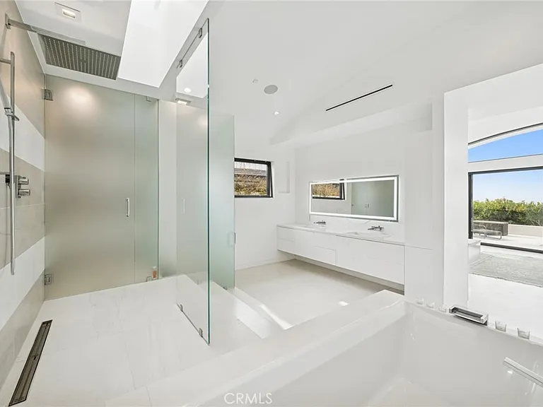 4607 Perham Rd — Photo 42