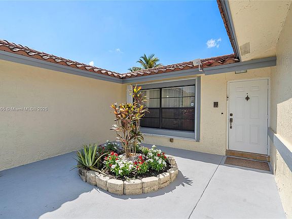 5th image of 11186 NW 21st St