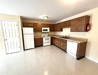 9103 Pembroke Oak Grove Rd #4E — Photo 7