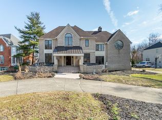 2327 Beaver Crk, Westlake, OH