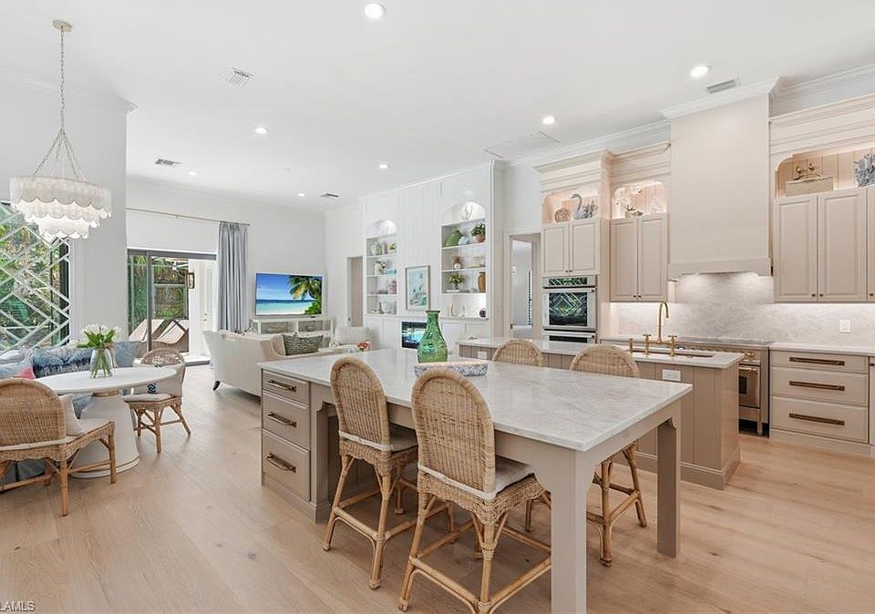 1st image of 9833 Clear Lake CIR