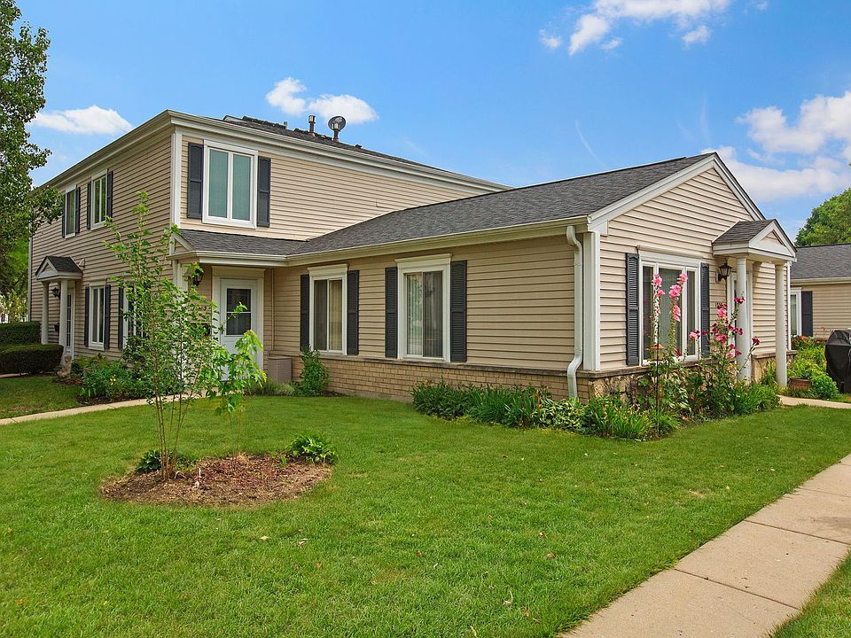 1st image of 1323 Cove Dr #204B