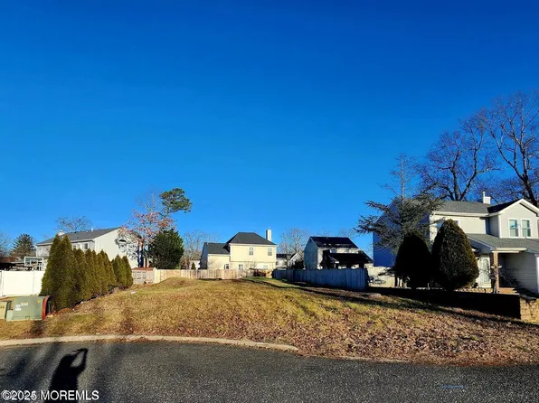 1079 California Court, Toms River, NJ 08753